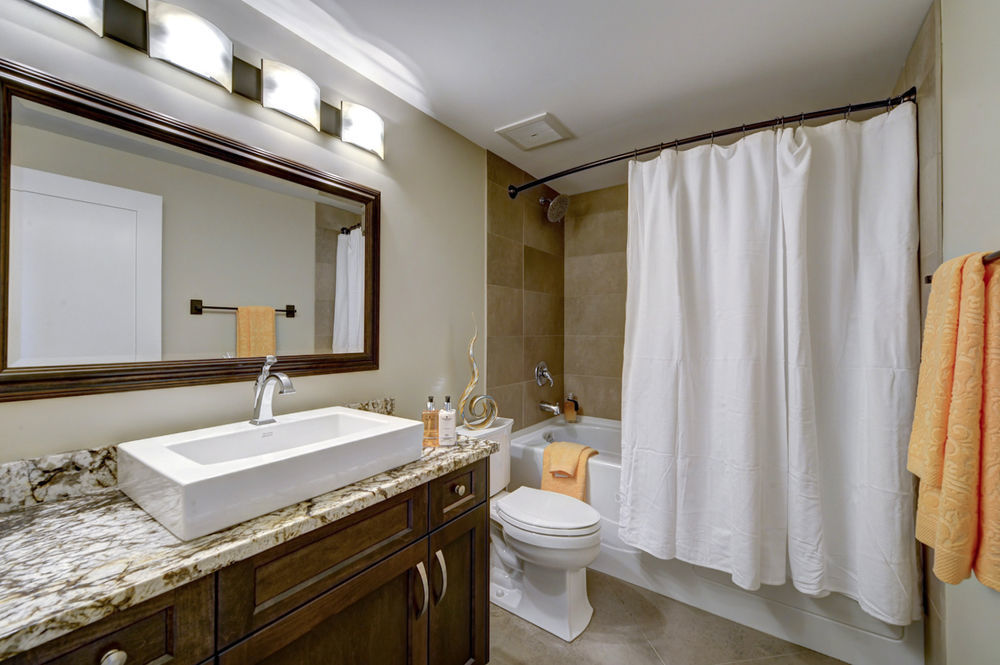 Teehouse Bed & Breakfast Вест-Келоуна Экстерьер фото
